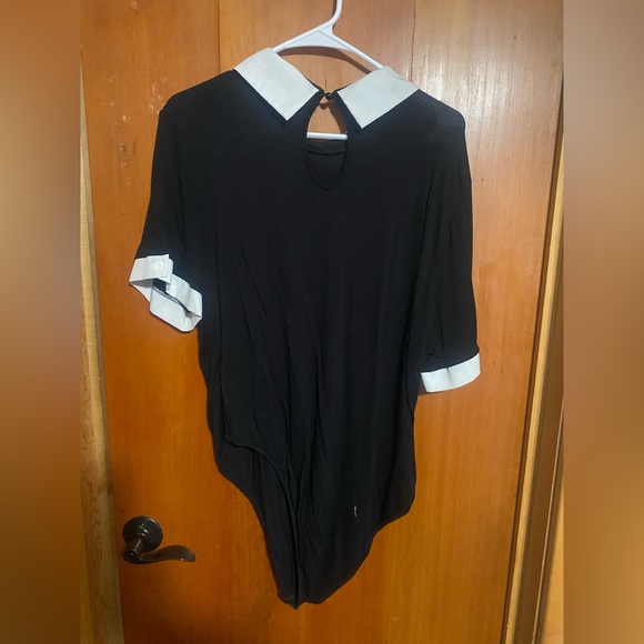 Black bodysuit with white collar - Picture 3 of 3